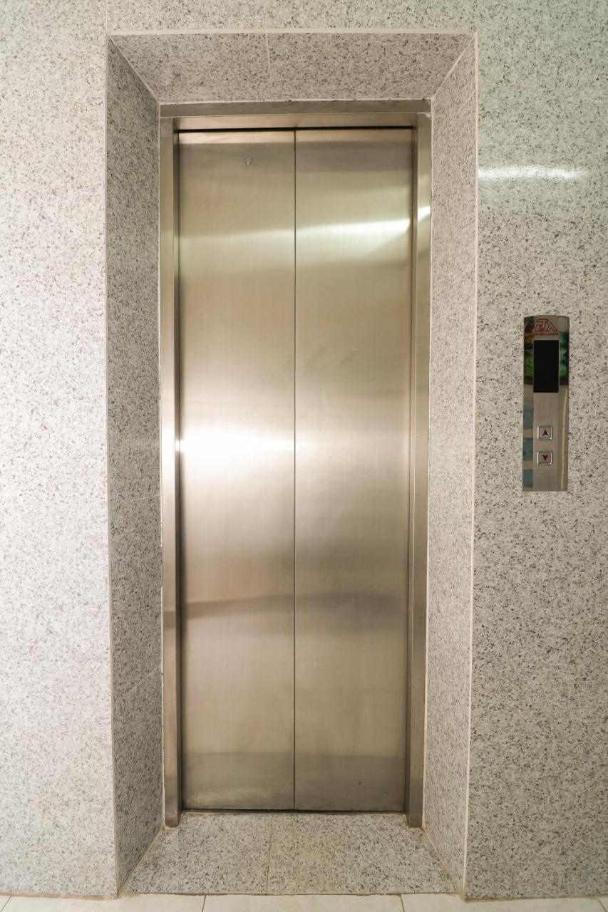 Oyo 117 Gina Hotel Дананг Екстер'єр фото